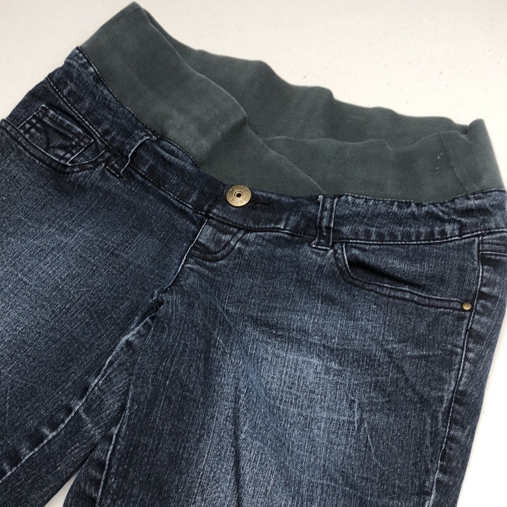 MATERNITY THYME LOW RISE DARKWASH CAPRIS ⭐ - Picture 4 of 14